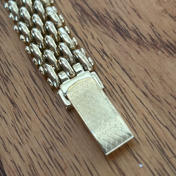 Dumai Flag Design Watch - Picture 11 of 15